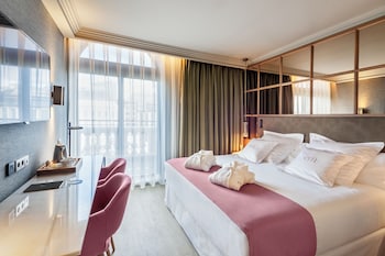 Premium Room, Balcony