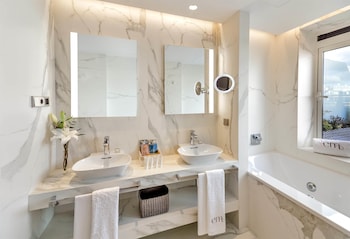 Emperatriz Premium Room