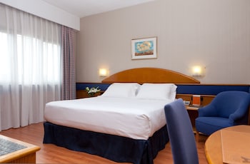 Family Room (2 Adults + 2 Children)