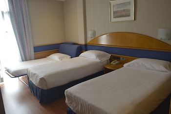 Standard Triple Room (child extra bed)