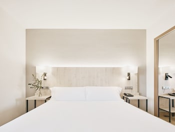 Comfort Room, 1 Queen Bed