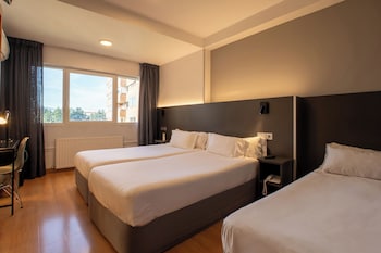 Standard Double Room (+ Extra Bed)