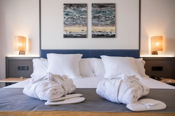 Deluxe Room, 1 Double Bed, Sea View