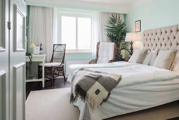 Standard Twin Room (Excluding Pool club)