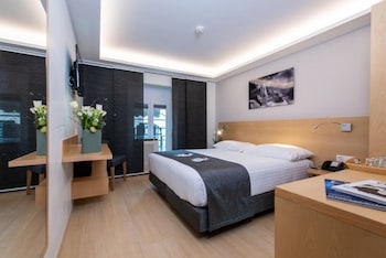 Standard Double Room, 1 Queen Bed