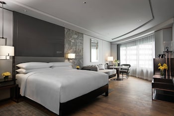 Room, 1 King Bed, City View, Corner (Corner)