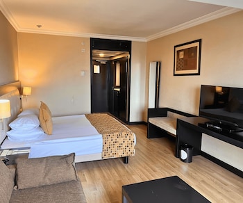 Deluxe Double Room With City View