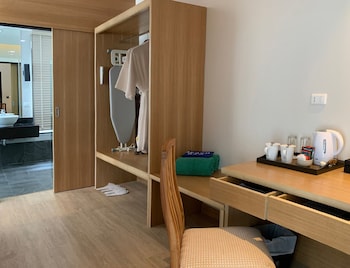 Beachfront Honeymoon Premier