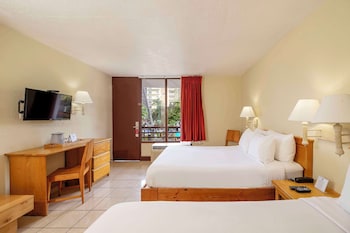 Standard Room, Multiple Beds, Non Smoking, Garden View