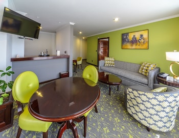 Deluxe Suite