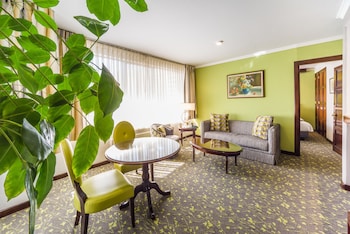Deluxe Suite