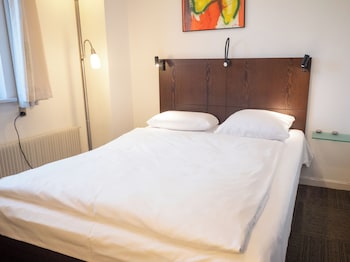 Standard Double Room, 1 Queen Bed (Bed 160 cm)