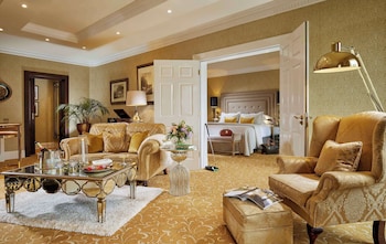 Ford Suite