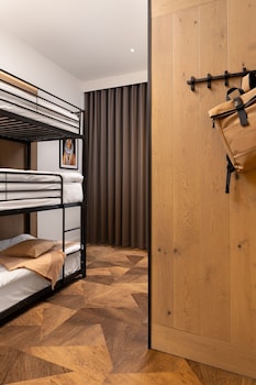 Family Room, Multiple Beds
