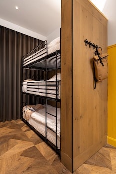 Family Room, Multiple Beds