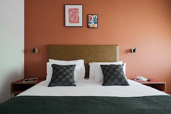 Family Suite, 1 Bedroom, City View