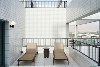 Suite, 1 Bedroom, Pool View