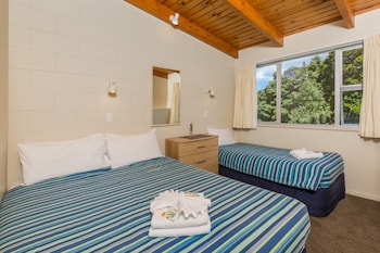 Apartment, 2 Bedrooms, Poolside (2 x Queens)