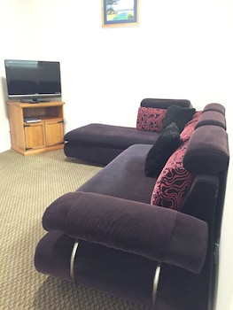 Standard Suite, 2 Bedrooms, Non Smoking, Kitchen