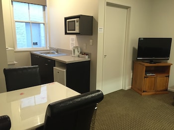 Standard Suite, 2 Bedrooms, Non Smoking, Kitchen