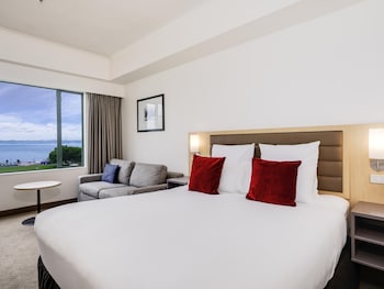 Room, 1 King Bed, Lake View