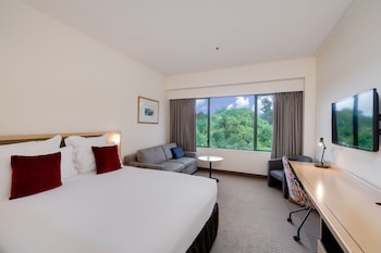 Junior Suite, 1 King Bed, Lake View