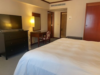 Rosewood Deluxe Suite