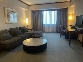 Rosewood Deluxe Suite