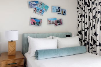 Suite, River View (2 Queens & Private Bunk)