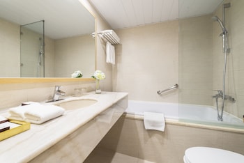 Deluxe Room, 1 Double or 2 Twin Beds