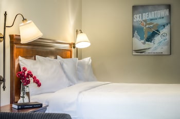 Deluxe Single Room, 1 King Bed, Mountain View