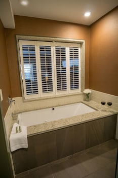 Premier Single Room, 1 King Bed, Fireplace