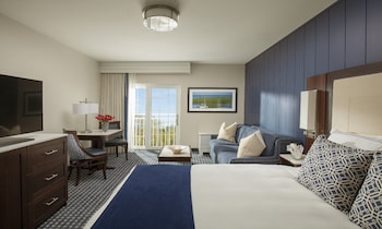 Deluxe Room, 1 King Bed with Sofa bed