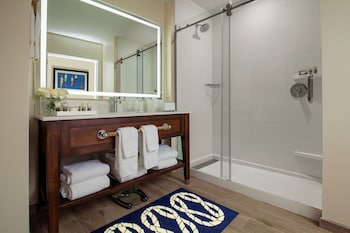 Deluxe Room, 1 King Bed with Sofa bed