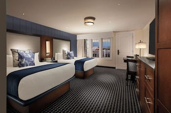 Premium Room, 2 Queen Beds, Pool View