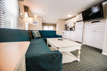 Deluxe Condo, 1 Queen Bed with Sofa bed