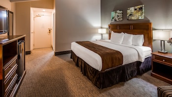 Standard Room, 1 King Bed, Non Smoking, Refrigerator