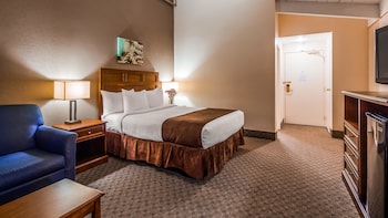 Standard Room, 1 Queen Bed, Non Smoking, Refrigerator (with Sofabed)