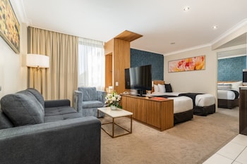 Family Spa Suite, 1 Queen and 2 Singles
