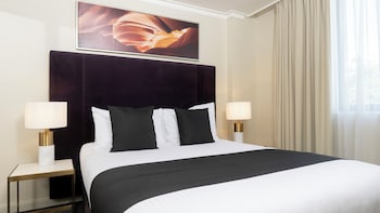 One Bedroom Spa Suite, 1 Queen Bed
