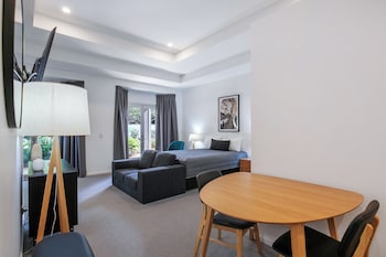 Executive Family Room
