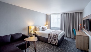 Premium Room, 1 King Bed (Canal View)