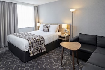 Premium Room, 1 King Bed (Canal View)