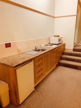 Deluxe Hotel Room with Bathtub