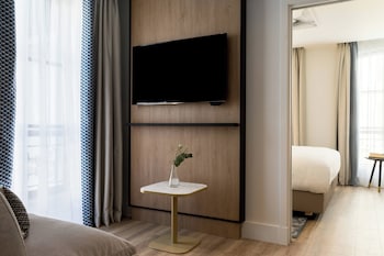 Junior Suite, 1 King Bed