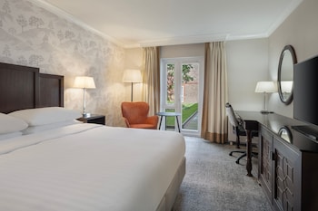Deluxe Room, 1 King Bed