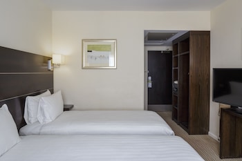 Family Room, 2 Twin Beds
