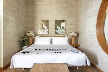 Deluxe King Suite Accessible