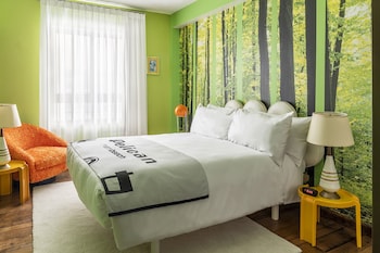 Deluxe Room, 1 Queen Bed