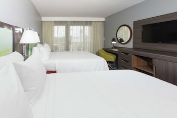 Room, 2 Queen Beds (Streetside View)